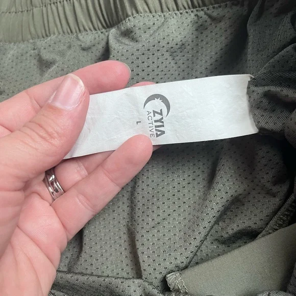 ZYIA summer Shorts- set of 3 - Picture 2 of 2